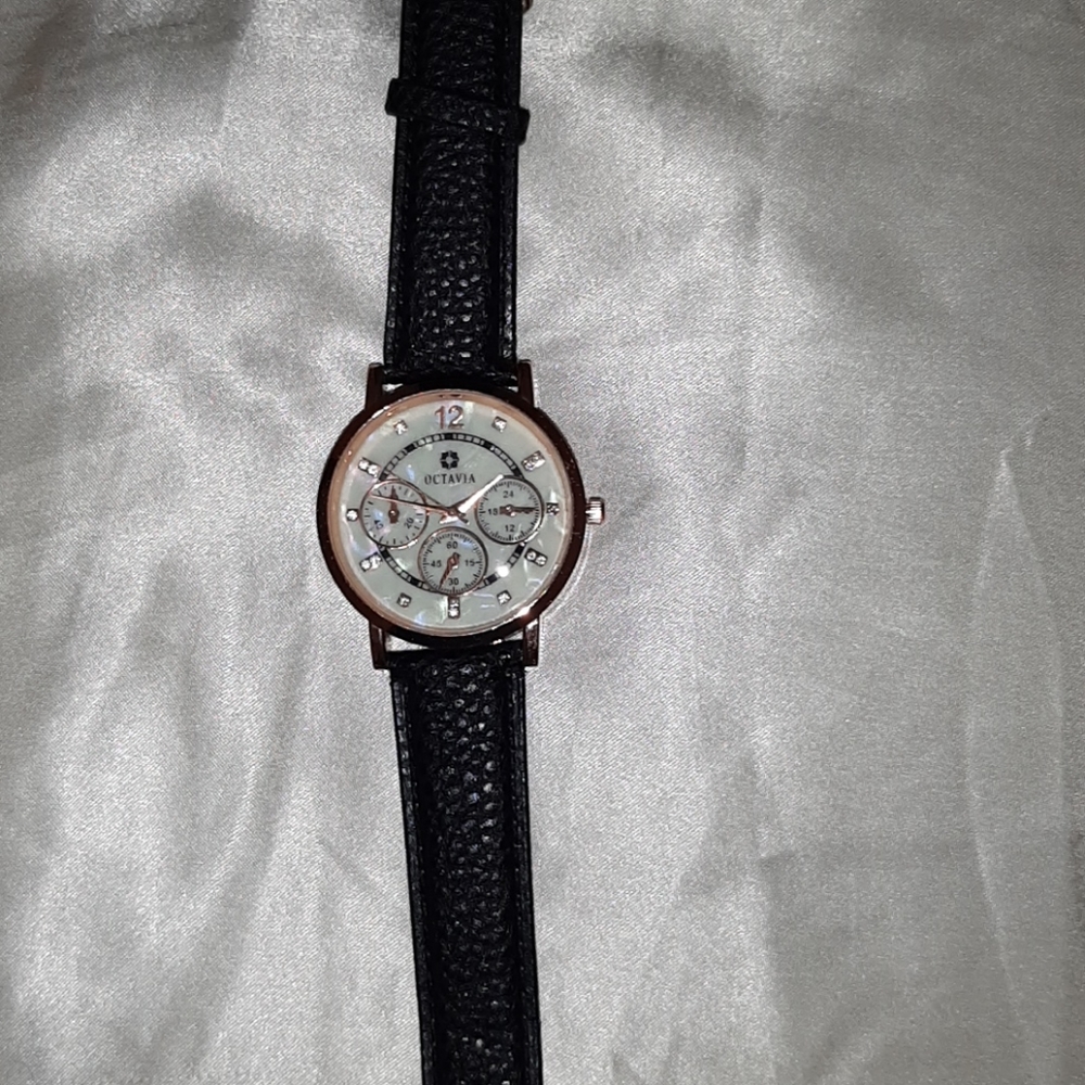 watch - Picture 2 of 5